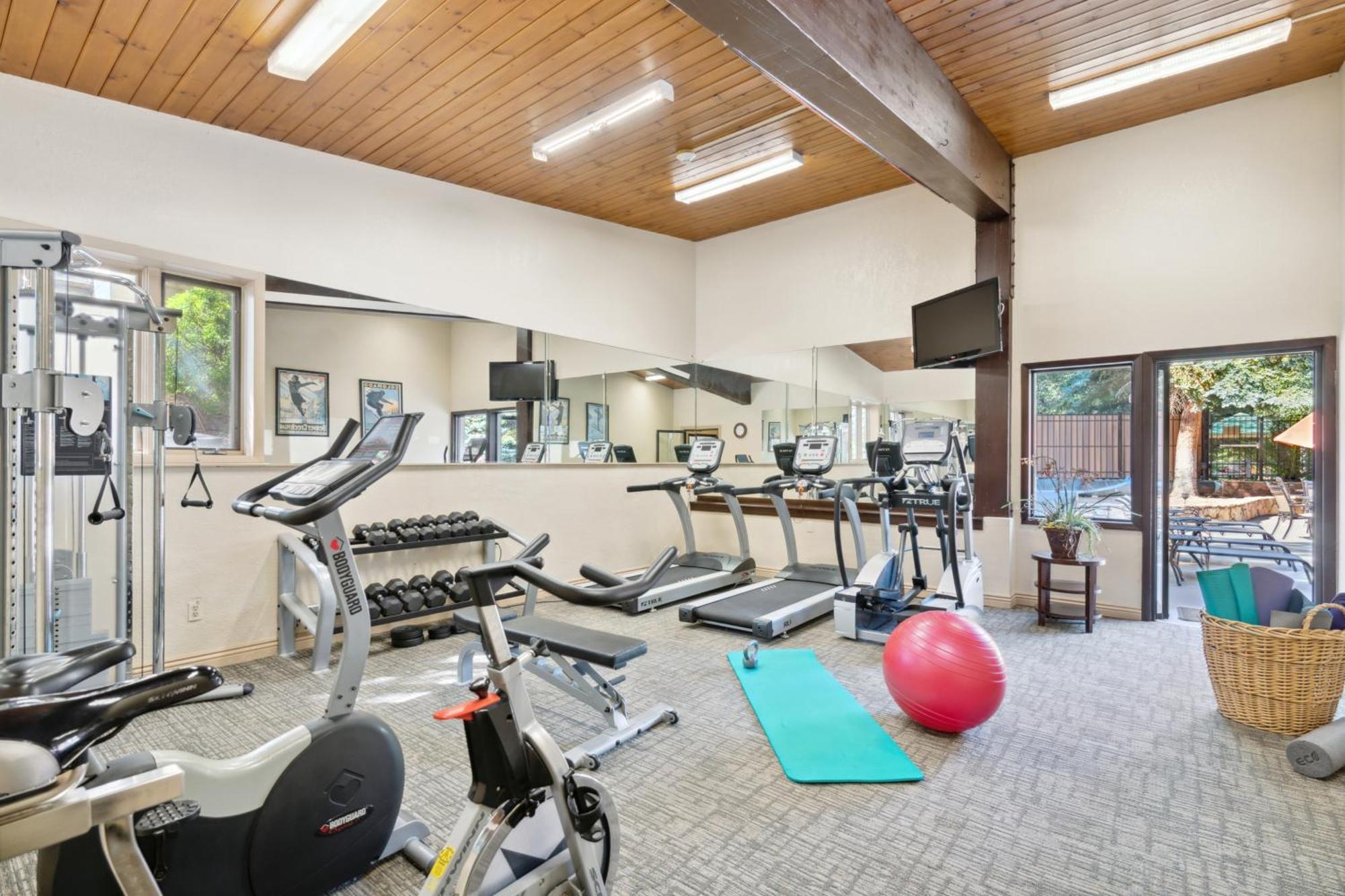 Falcon Point Avon Ngoại thất bức ảnh